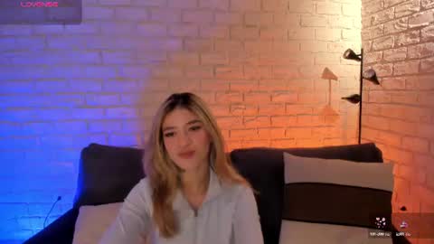 Snapshot of violetthansson chatting on June 16, 2026, 10:07 am Violett online show from June 16, 2026, 10:07 am