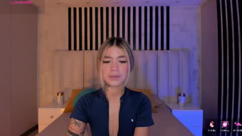 Snapshot of violetthansson chatting on June 19, 2026, 8:51 am Violett online show from June 19, 2026, 8:51 am