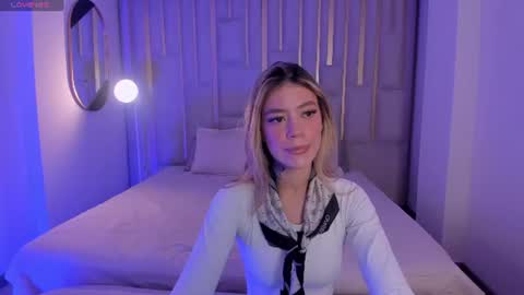 Snapshot of violetthansson chatting on June 24, 2026, 11:53 am Violett online show from June 24, 2026, 11:53 am