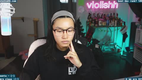 follow me on twitter violishh and ig violishh  online show from December 18, 2024, 8:03 pm