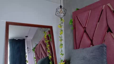 Violetta online show from December 5, 2025, 6:48 pm