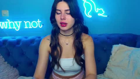 viollinalv online show from November 10, 2025, 5:39 am