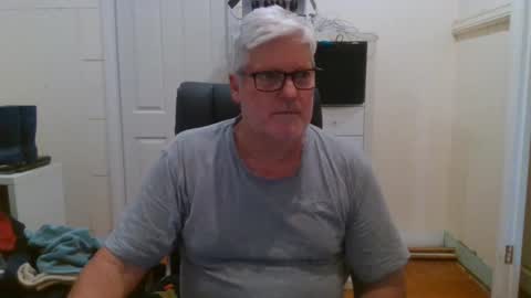 viper654321 online show from December 31, 2024, 7:10 am