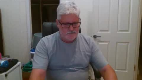 viper654321 online show from November 26, 2025, 8:04 am