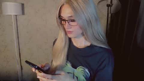 Pearl online show from October 26, 2025, 2:01 pm