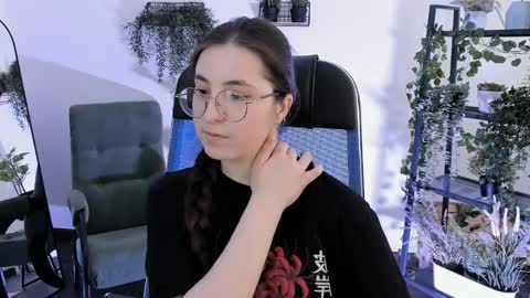 Snapshot of virtualvoyant chatting on April 3, 2026, 7:06 am your love online show from April 3, 2026, 7:06 am