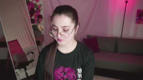 Snapshot of virtualvoyant chatting on April 7, 2026, 11:04 pm your love online show from April 7, 2026, 11:04 pm