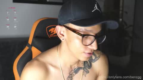 VITO BENZ online show from November 17, 2025, 11:10 pm