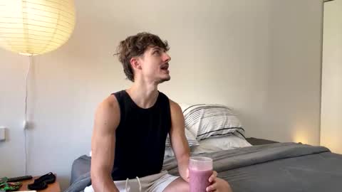 vitoraugustoxxx online show from December 1, 2025, 12:32 pm