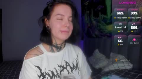 Snapshot of vivi__squirrel chatting on September 10, 2025, 1:16 am Vivi online show from September 10, 2025, 1:16 am