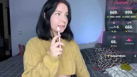 Snapshot of vivi__squirrel chatting on November 24, 2025, 11:59 pm Vivi online show from November 24, 2025, 11:59 pm