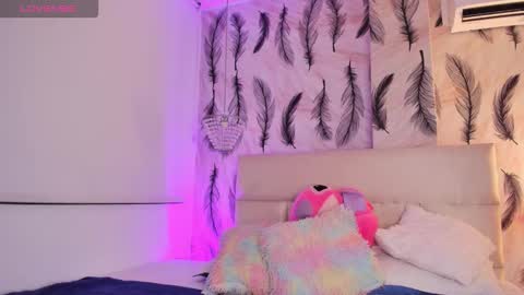 Snapshot of vivi_prinncess chatting on February 13, 2026, 11:23 pm Viviana online show from February 13, 2026, 11:23 pm