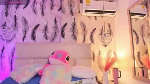 Snapshot of vivi_prinncess chatting on February 15, 2026, 12:40 am Viviana online show from February 15, 2026, 12:40 am