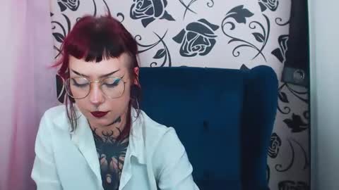 ViviaDarc online show from September 26, 2025, 5:39 pm