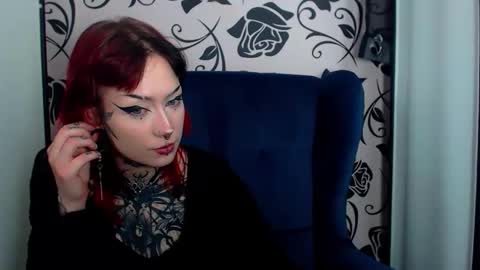 ViviaDarc online show from November 28, 2025, 6:32 pm