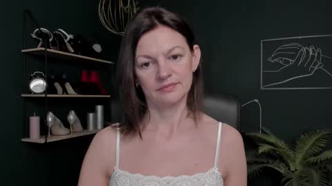 Vivian online show from November 6, 2025, 8:15 am