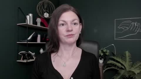 Vivian online show from February 18, 2026, 9:38 am