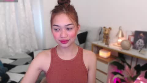 Vivian online show from December 2, 2025, 12:49 am