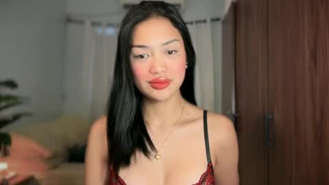Snapshot of vivian_roberts chatting on July 5, 2026, 10:28 pm Vivian online show from July 5, 2026, 10:28 pm