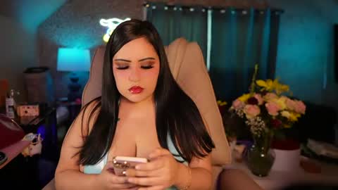Snapshot of vivianaortega chatting on June 21, 2026, 11:18 pm Vivi online show from June 21, 2026, 11:18 pm