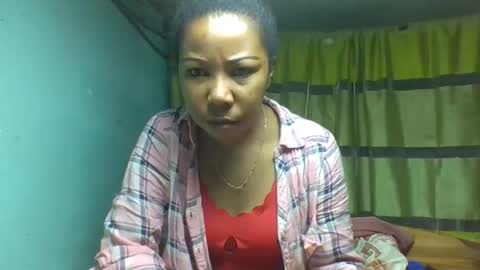 Snapshot of viviane0812 chatting on November 23, 2025, 2:17 pm viviane0812 online show from November 23, 2025, 2:17 pm