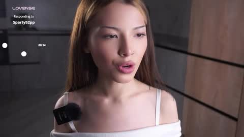 Naomi online show from May 1, 2026, 1:37 pm