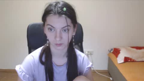 Vivian Gray online show from December 6, 2024, 2:13 am