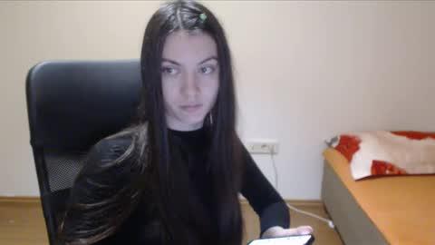 Vivian Gray online show from December 13, 2024, 2:49 pm