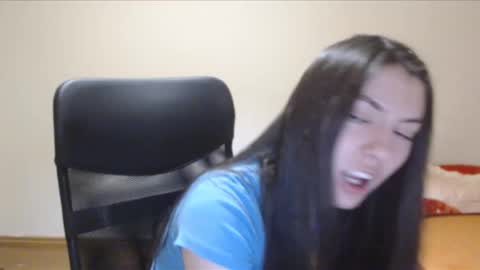 Vivian Gray online show from December 17, 2024, 4:00 pm