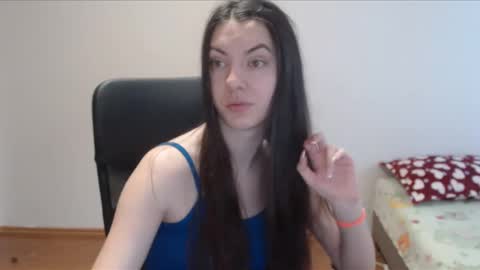 Vivian Gray online show from January 1, 2025, 11:05 am