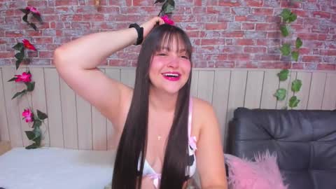 Vivian online show from December 5, 2025, 12:14 pm