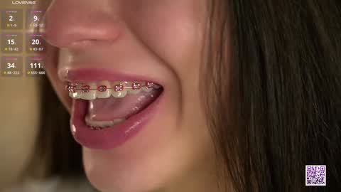 Snapshot of vivid_girls chatting on November 7, 2025, 7:19 am Nelly and Mari online show from November 7, 2025, 7:19 am