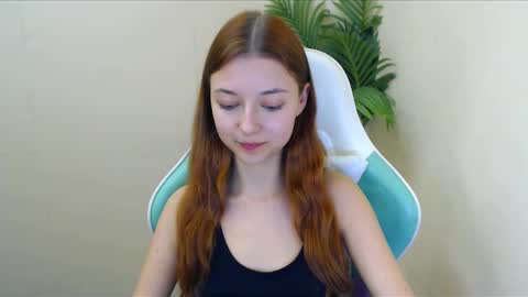 Vivien online show from December 9, 2024, 3:22 pm