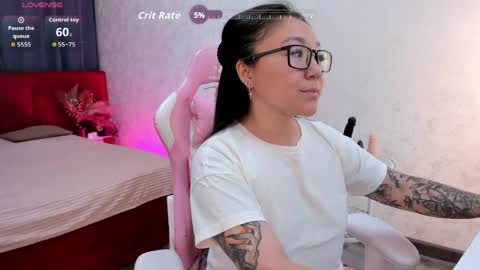 Snapshot of vivien_montclair chatting on June 3, 2026, 12:24 am Vivien online show from June 3, 2026, 12:24 am