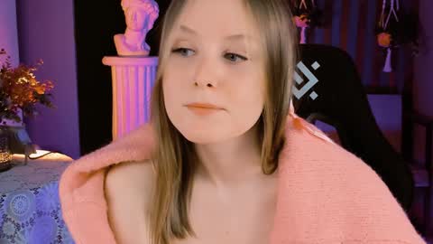 Vivien online show from January 24, 2025, 8:00 pm