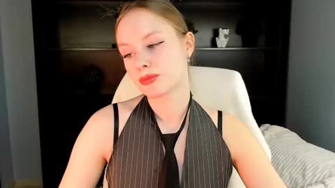 Vivien online show from January 18, 2026, 1:04 pm