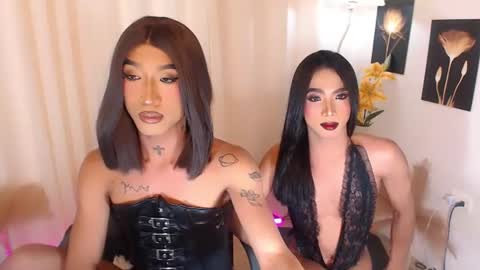 Snapshot of viviennekensington chatting on July 3, 2026, 10:43 am viviennekensington online show from July 3, 2026, 10:43 am