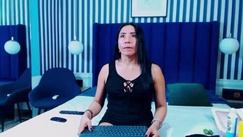 Vivian  online show from September 9, 2025, 12:59 pm