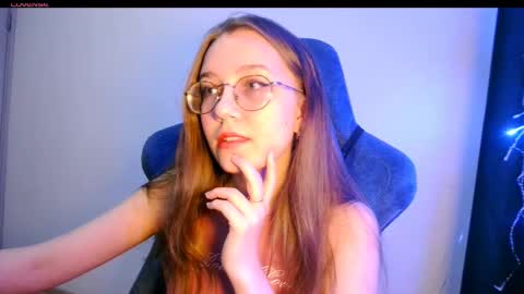 vivivivikkie online show from March 23, 2026, 9:30 pm