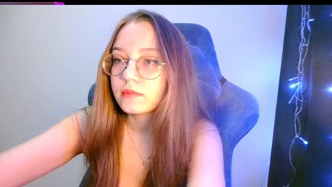 vivivivikkie online show from April 1, 2026, 9:01 pm