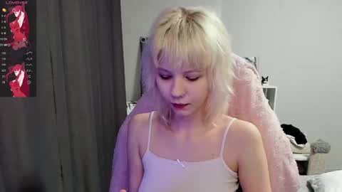 Snapshot of vivy_ chatting on April 26, 2026, 8:06 pm chatur babes online show from April 26, 2026, 8:06 pm