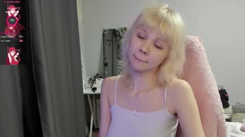 Snapshot of vivy_ chatting on May 2, 2026, 9:31 pm chatur babes online show from May 2, 2026, 9:31 pm