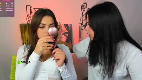 vivy_star online show from October 18, 2025, 8:37 am