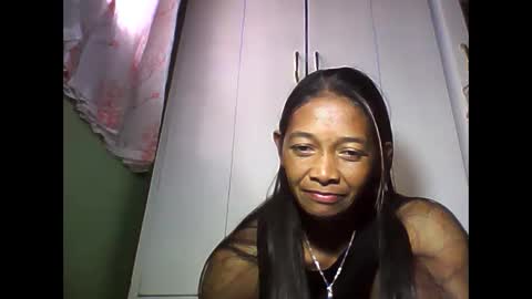 Snapshot of vixen_lina chatting on May 15, 2026, 6:20 am vixen_lina online show from May 15, 2026, 6:20 am