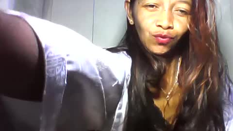 Snapshot of vixen_lina chatting on June 22, 2026, 6:16 pm vixen_lina online show from June 22, 2026, 6:16 pm