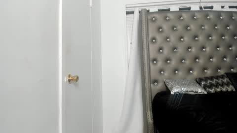 Snapshot of vixen_sasha chatting on December 4, 2024, 9:40 am Sasha Malone online show from December 4, 2024, 9:40 am