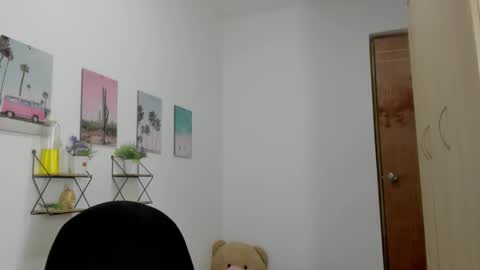 Snapshot of vixenlust17 chatting on February 27, 2026, 2:11 am vixenlust17 online show from February 27, 2026, 2:11 am