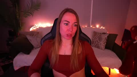 Ur Lady online show from April 15, 2026, 8:20 pm