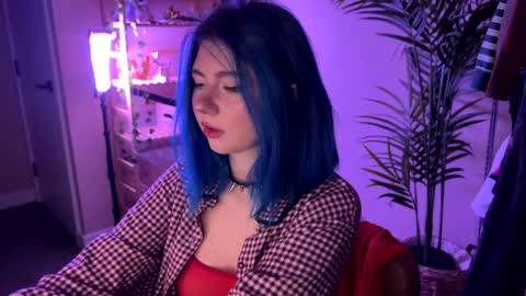 Polly  Online mostly at 9pm-2am UK Time online show from December 16, 2025, 6:46 pm