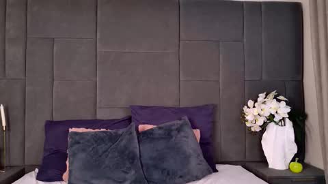 Vixsaria online show from March 8, 2026, 2:04 am